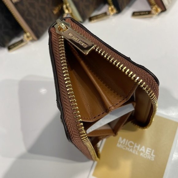 Michael Kors Jet Set Travel Medium Zip Around Card Case Brown - Picture 5 of 15
